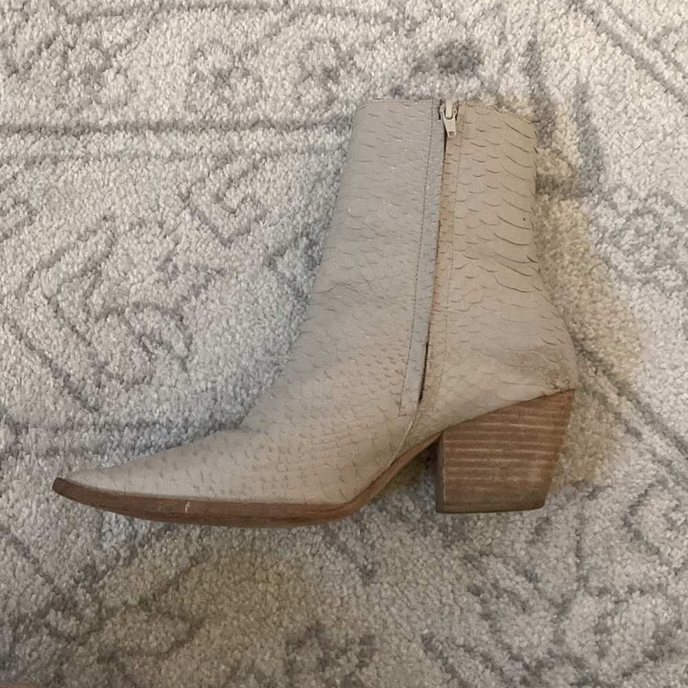 Matisse Caty snake skin boots